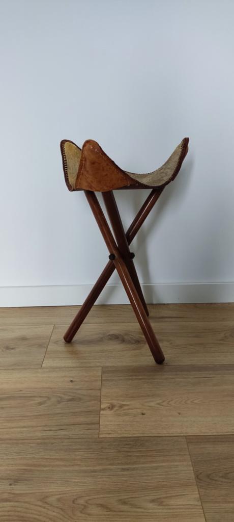 Vintage driepoot krukje van hout en leer, Ophalen of Verzenden, Hout