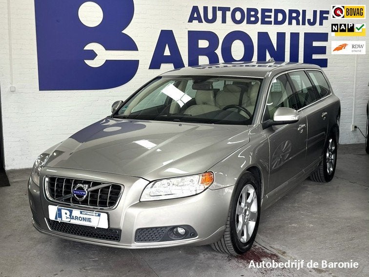 Volvo V70 2.0T Momentum, Euro 5, Beige, Handgeschakeld, 203 pk