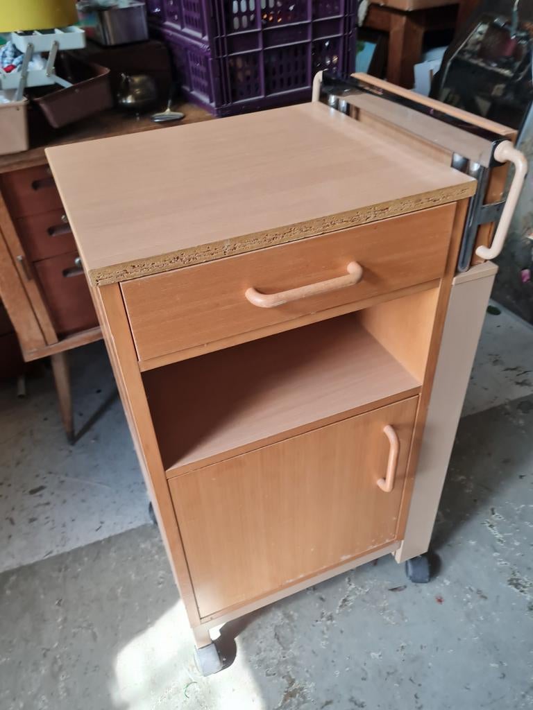 Ziekenhuis nachtkastje met uitschuifbaar blad, Ophalen, Gebruikt, Onbekend, Onbekend