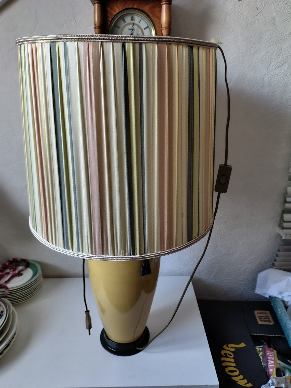 Tafellamp met gestreepte kap - 70 cm hoog, 35 cm diameter, Gebruikt, Textiel, Meerkleurig, Met kap