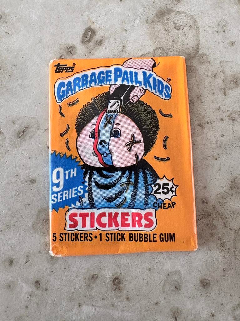 Garbage Pail Kids GPK US OS9 Ongeopend Pakje Stickers, Verzenden, Zo goed als nieuw