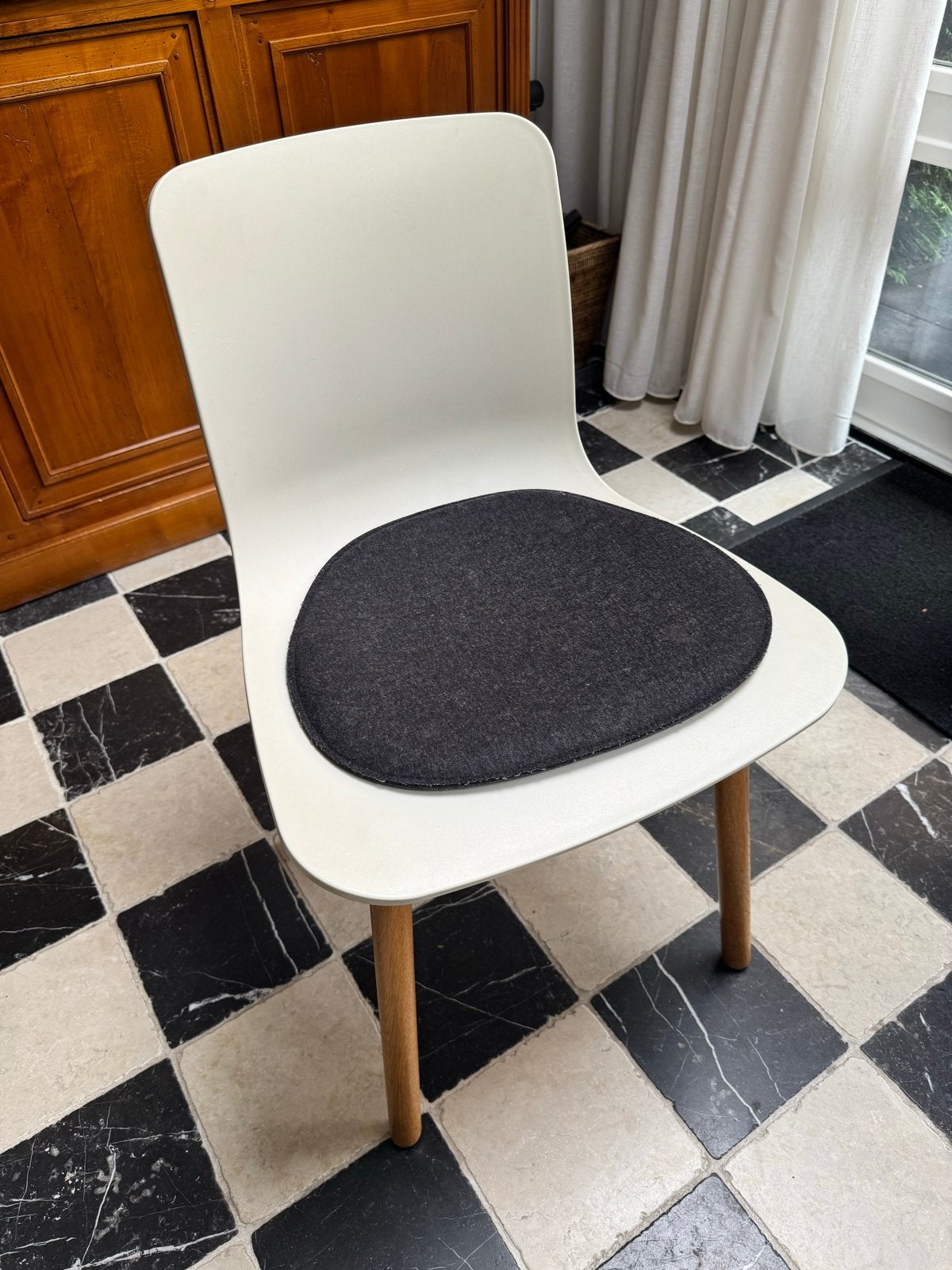 4x Vitra Hal Stoel - Wit met Houten Poten, Huis en Inrichting, Ophalen, Wit, Zo goed als nieuw, Vier