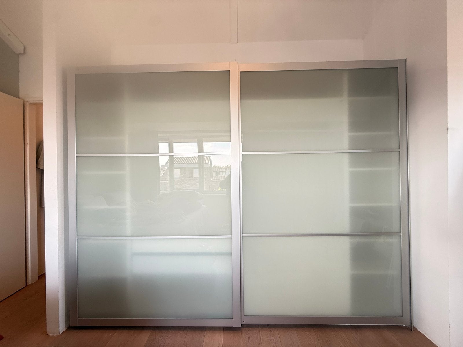 Ikea Pax kast 3m breed met matglazen schuifdeuren, Huis en Inrichting, Kasten | Kledingkasten, Ophalen, Gebruikt, 200 cm of meer