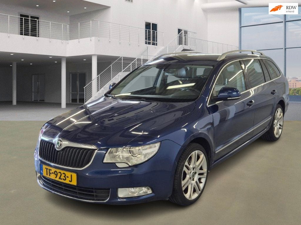 Skoda Superb Combi 1.8 TSI Elegance Business Line AUT NAVI P, Auto's, Euro 5, Gebruikt, Zwart, 4 cilinders
