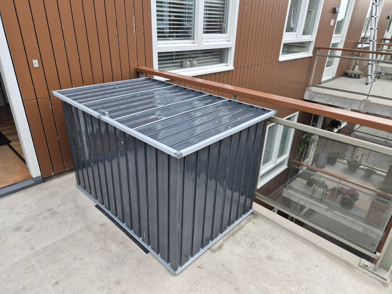 Metalen berging/opbergbox voor balkon of tuin, Tuin en Terras, Bergingen en Tuinkasten, Ophalen of Verzenden, Gebruikt, Metaal