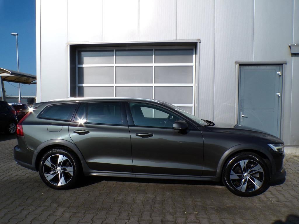 Volvo V60 Cross Country 2.0 D4 AWD Intro Edition|Nav|Cam|ACC, Auto's, Automaat, Gebruikt, Euro 6, Diesel