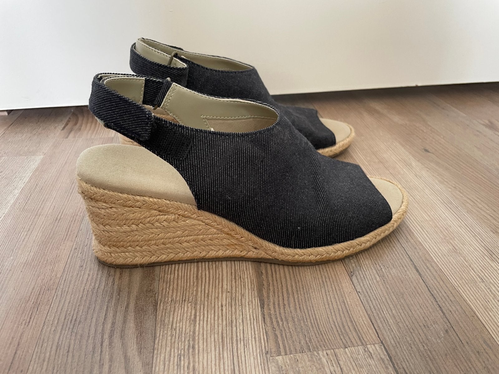 Blauwe espadrilles sleehakken met denim stof van Muji mt 38, Blauw, Ophalen of Verzenden, Zo goed als nieuw, Espadrilles of Moccasins
