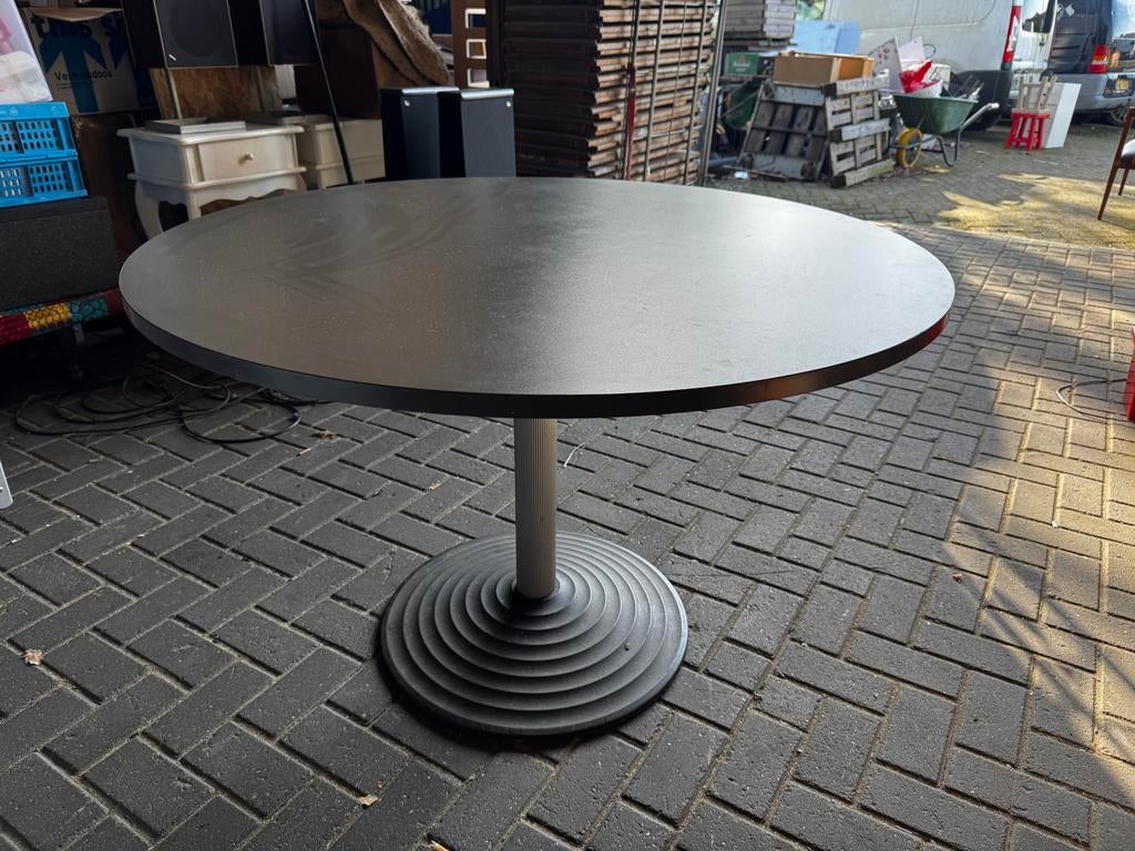 Stijlvolle Leolux Tafel - Tijdloos Design, Huis en Inrichting, Tafels | Eettafels, Gebruikt, 50 tot 100 cm, 100 tot 150 cm, tot twee personen