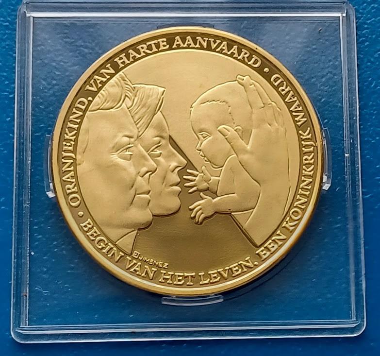 Onze Oranjes - Geboorte Prinses Amalia 2003, Postzegels en Munten, Verzenden, Overige materialen, Nederland