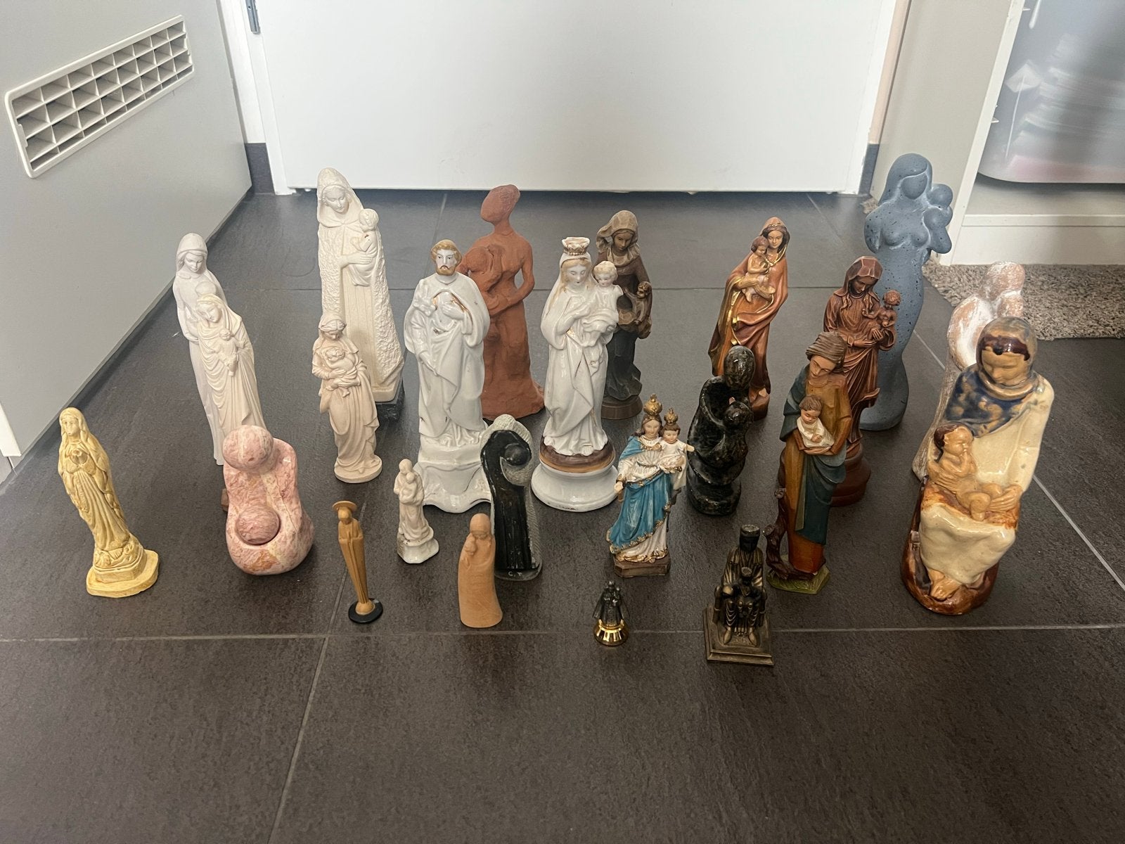 Verzameling van mariabeeldjes, Antiek en Kunst, Antiek | Religie, Ophalen of Verzenden