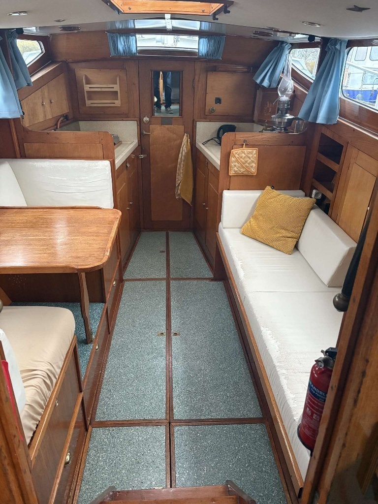 Klassiek motorjacht met moderne motor en ligplaats, Overige merken, Gebruikt, 11 m, 1.85 meter