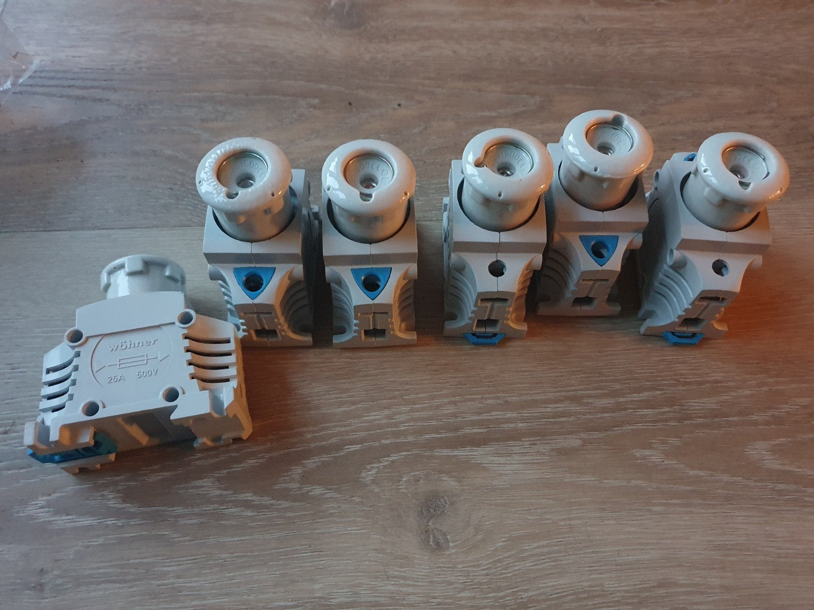 DIN-rail smeltzekeringhouders 25A 500V, Doe-het-zelf en Verbouw, Ophalen of Verzenden, Zo goed als nieuw, Overige typen