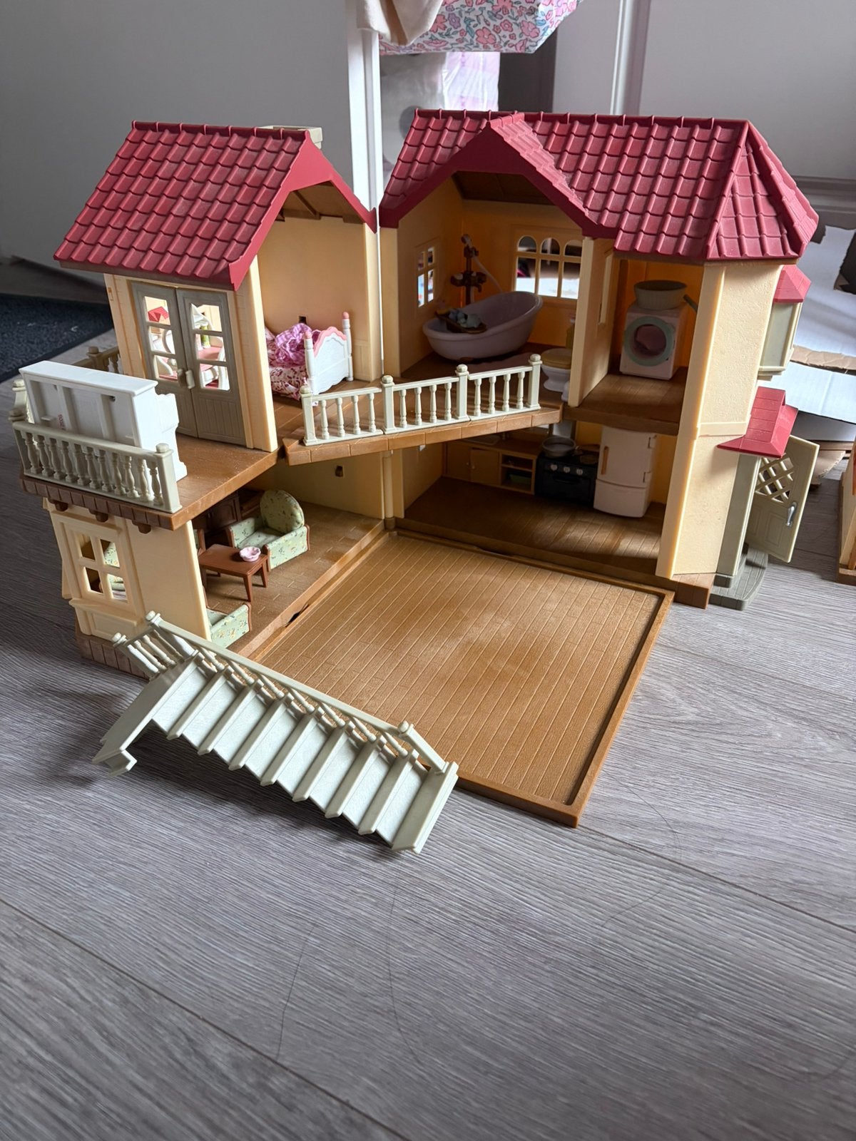 Sylvanian Families huizen, kamerinrichting & accessoires, Ophalen, Zo goed als nieuw, Poppenhuis
