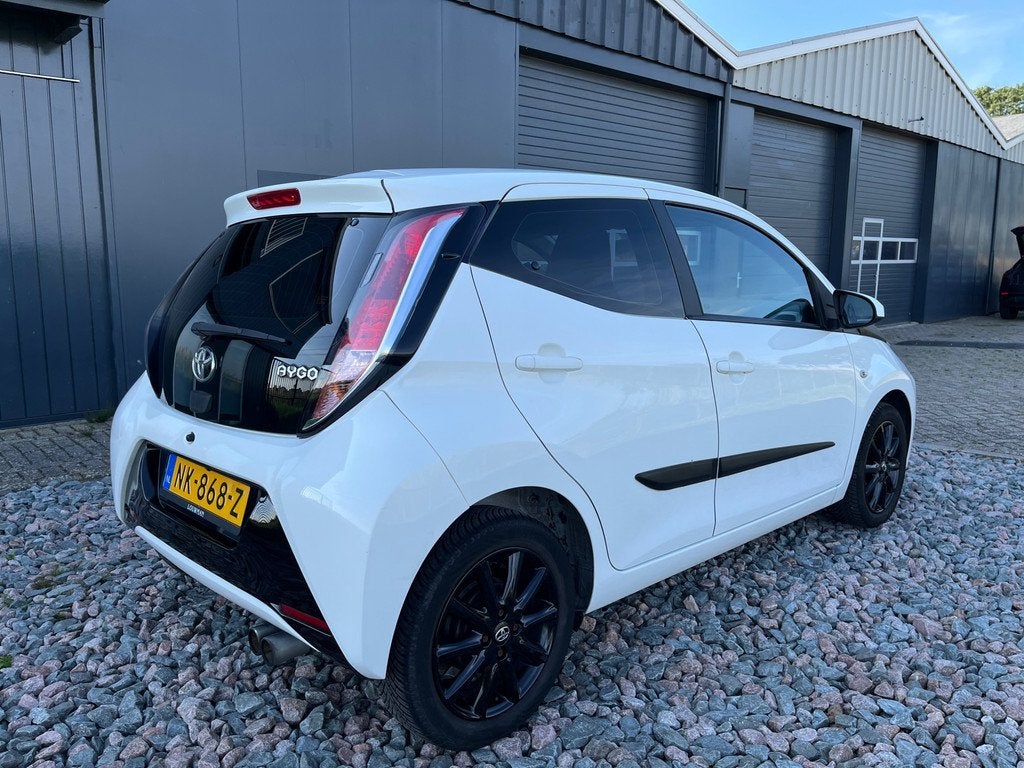 Toyota Aygo 1.0 VVT-i x-play, Auto's, Toyota, Voorwielaandrijving, Gebruikt, Euro 6, 4 stoelen