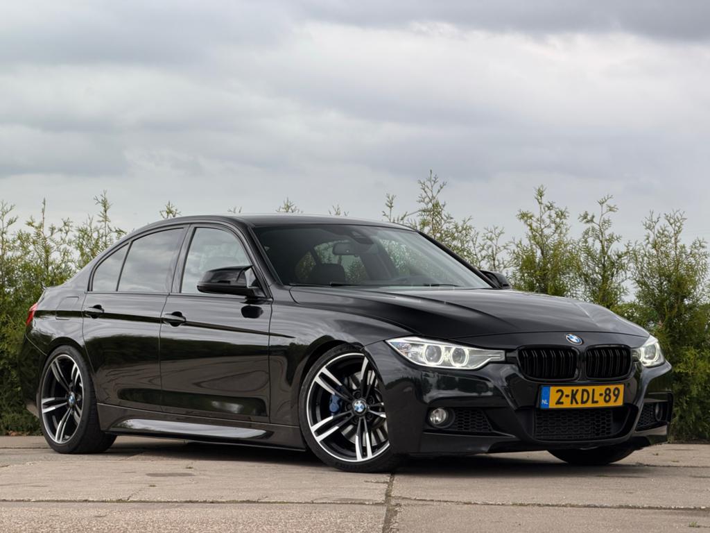 BMW 3-Serie 3.0 I 335 AUT 2013 Zwart, Auto's, Automaat, Zwart, Zwart, Particulier