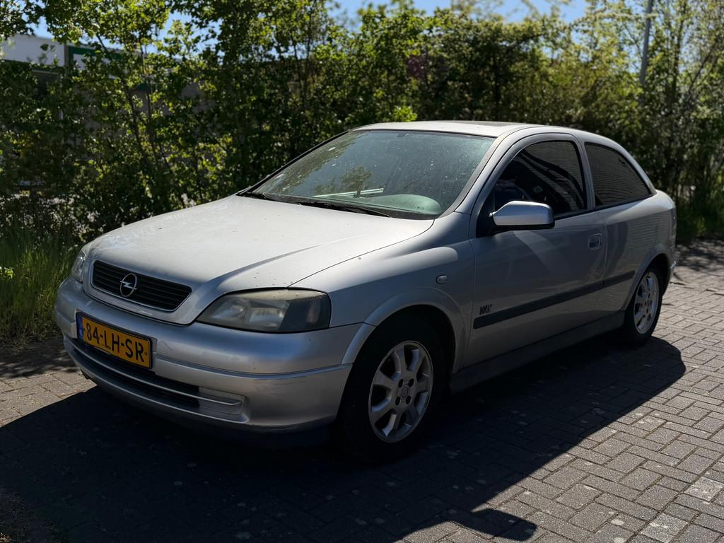 Opel Astra 1.6 Njoy NL-Auto / NAP / APK / Airco / Eleck.Rame, Voorwielaandrijving, Gebruikt, Zwart, 4 cilinders