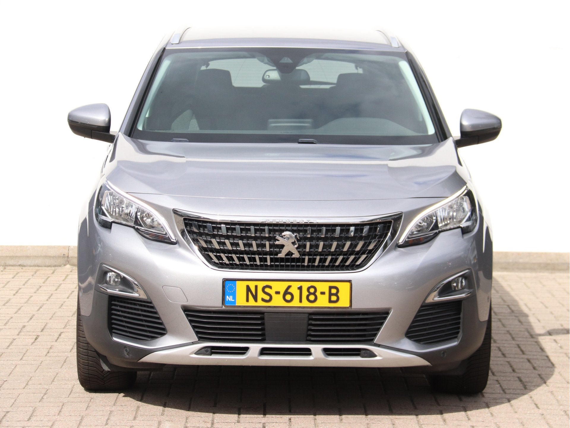 Peugeot 3008 1.2 PureTech Première AUTOMAAT / NAVI / CAMERA, Auto's, Dealer onderhouden, Gebruikt, 1199 cc, Leder en Stof