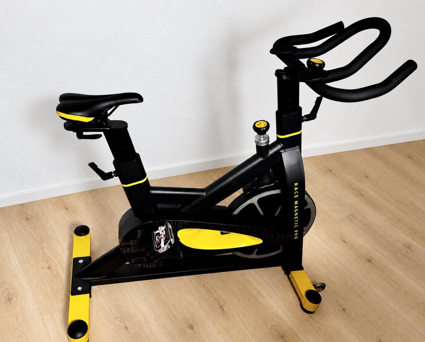 The FitBike Race Magnetic Pro Spinningfiets, Sport en Fitness, Ophalen, Spinningfiets, Zo goed als nieuw, Metaal
