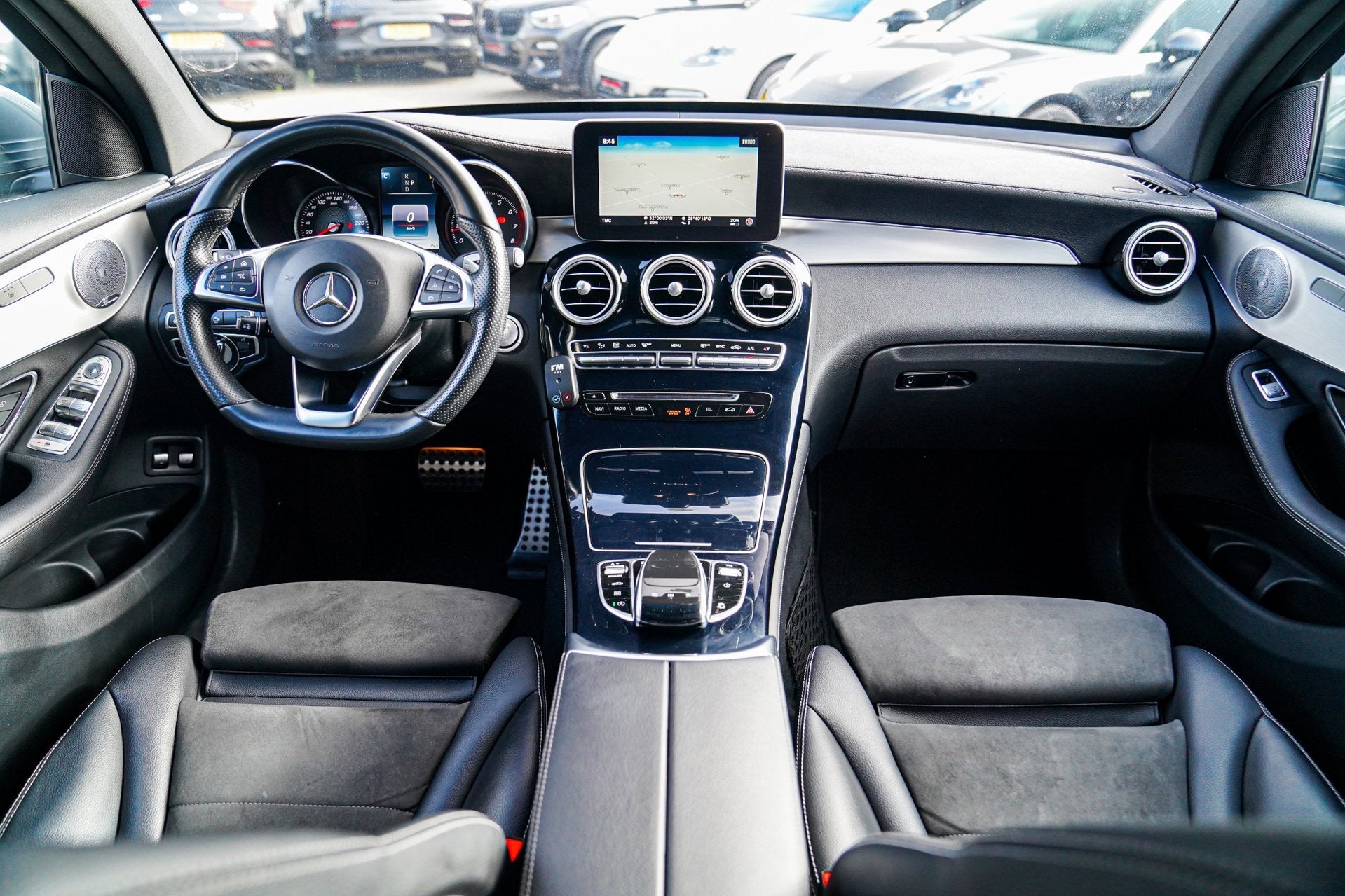 Mercedes-Benz GLC 300 4MATIC | 360 Camera | Burmester | Pano, Gebruikt, 245 pk, 102 €/maand, Automatische klimaatregeling