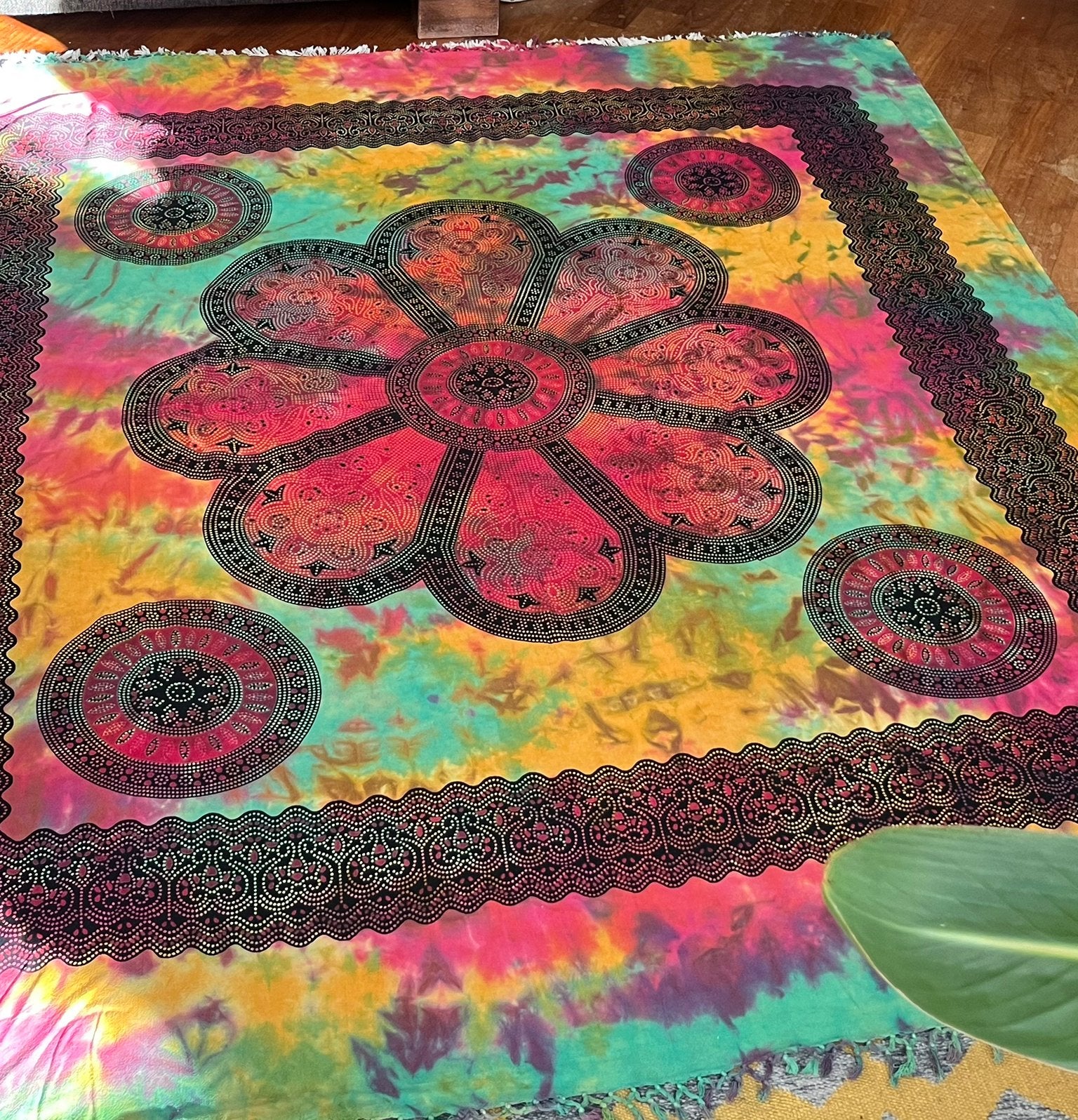 Groot kleurrijk batik doek, Oosters, Meerkleurig, Textiel, Decoratieobject