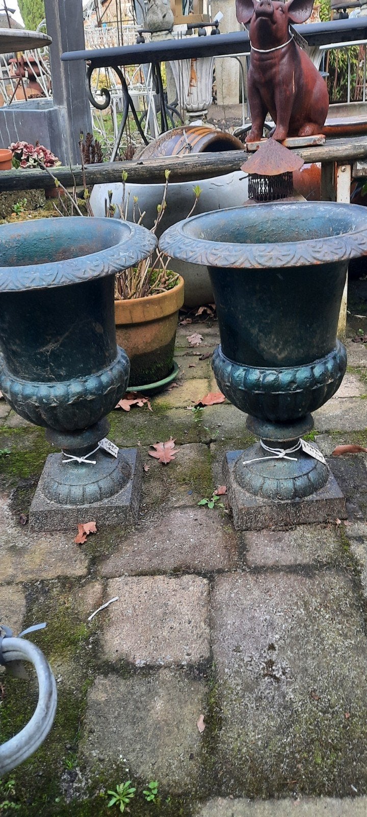 Antieke gietijzeren tuinvazen- Set van 2, Antiek en Kunst, Ophalen