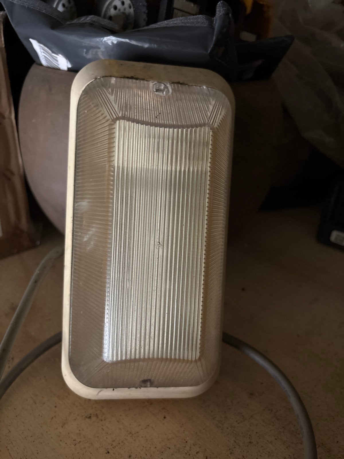2 Buitenlampen - Ideaal voor Tuin of Schuur, Ophalen, Kunststof, Gebruikt, Minder dan 50 watt