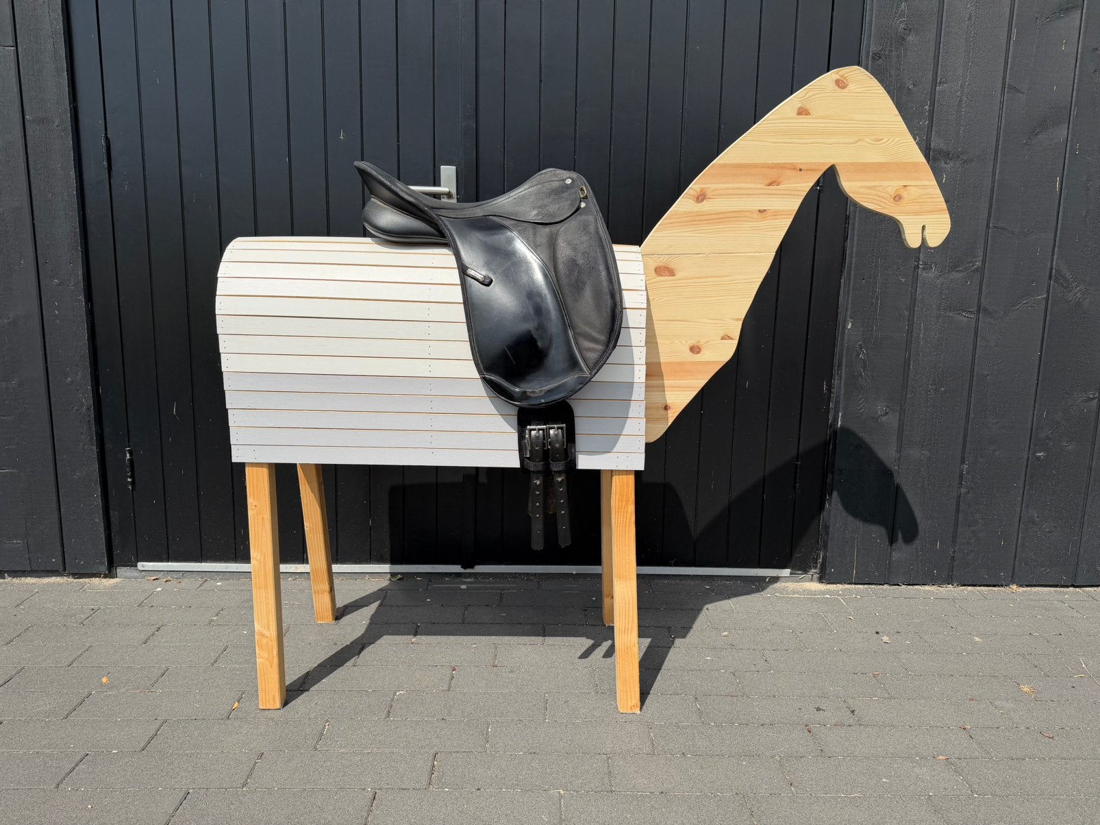 Prachtig houten speelpaard incl. 2 zadels | 6 t/m 14 jaar, Ophalen, Gebruikt