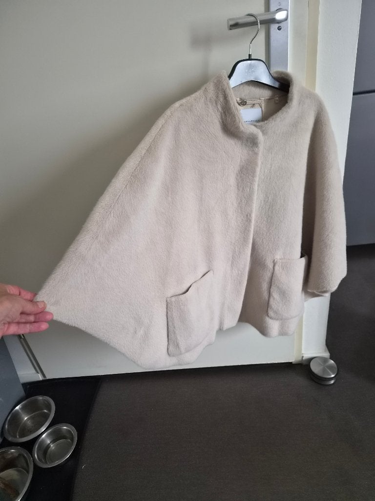 Poncho Rino & Pelle maat 42 NIEUW, Beige, Maat 42/44 (L), Nieuw, Ophalen of Verzenden