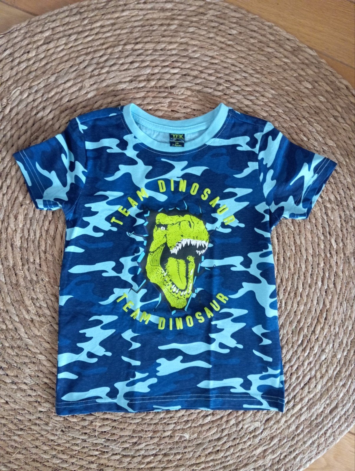 YFK Blauw Dino T-shirt Maat 128, YFK, Ophalen of Verzenden, Zo goed als nieuw, Shirt of Longsleeve