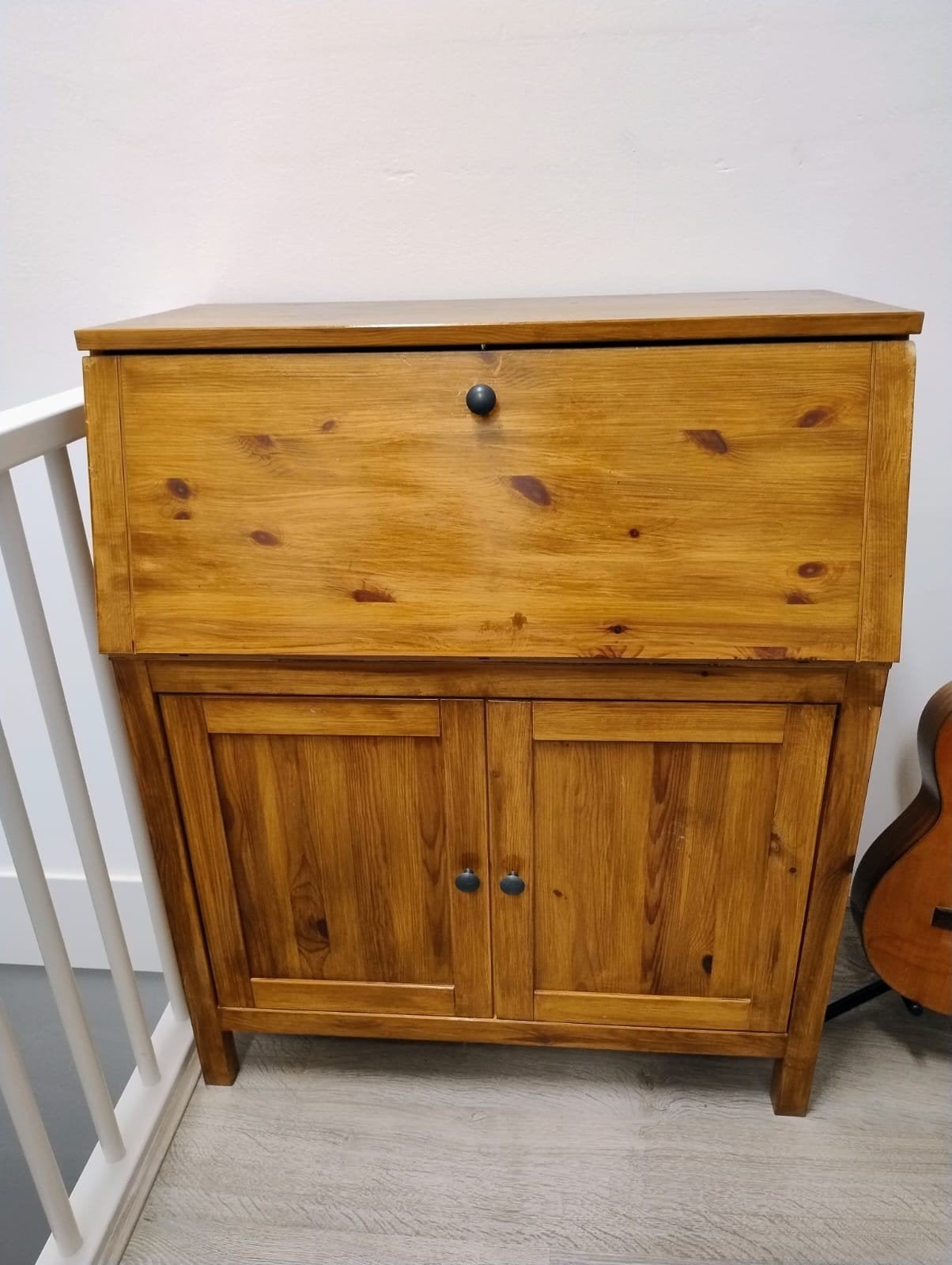 Hemnes ikea kast met gebeitste buitenkant, Ophalen, Gebruikt