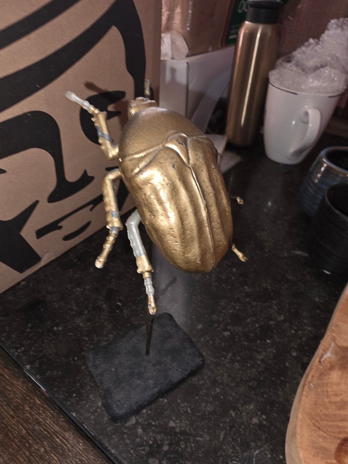 Gouden Kever Decoratie op Voetstuk, Ophalen of Verzenden