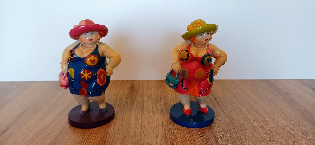 Decoratieve beeldjes van 2 dames, Antiek en Kunst, Ophalen