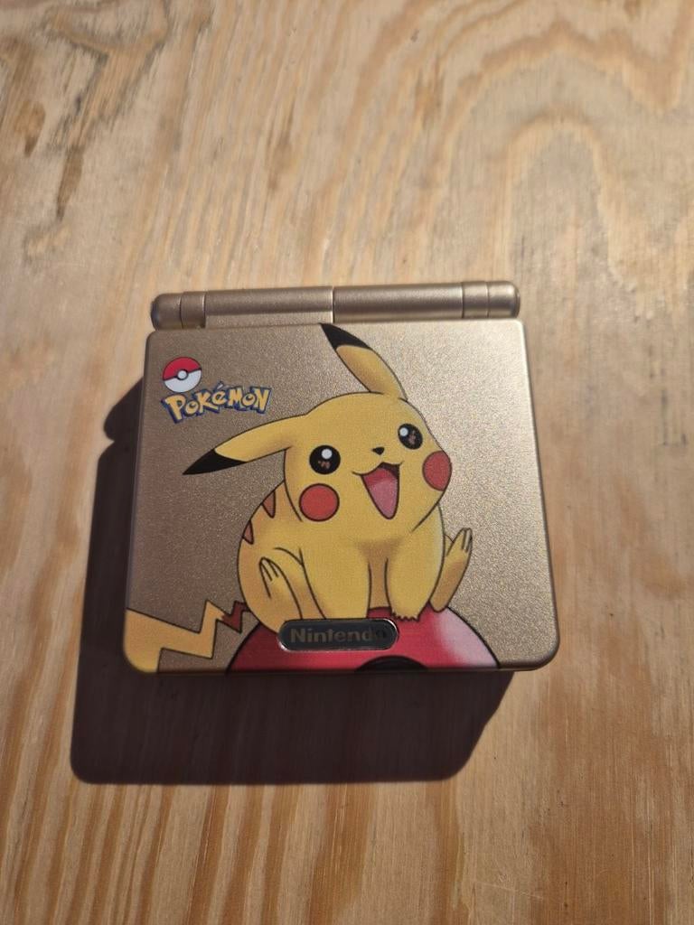 Pikachu Game Boy Advance SP, Ophalen of Verzenden, Zo goed als nieuw, Game Boy Advance SP