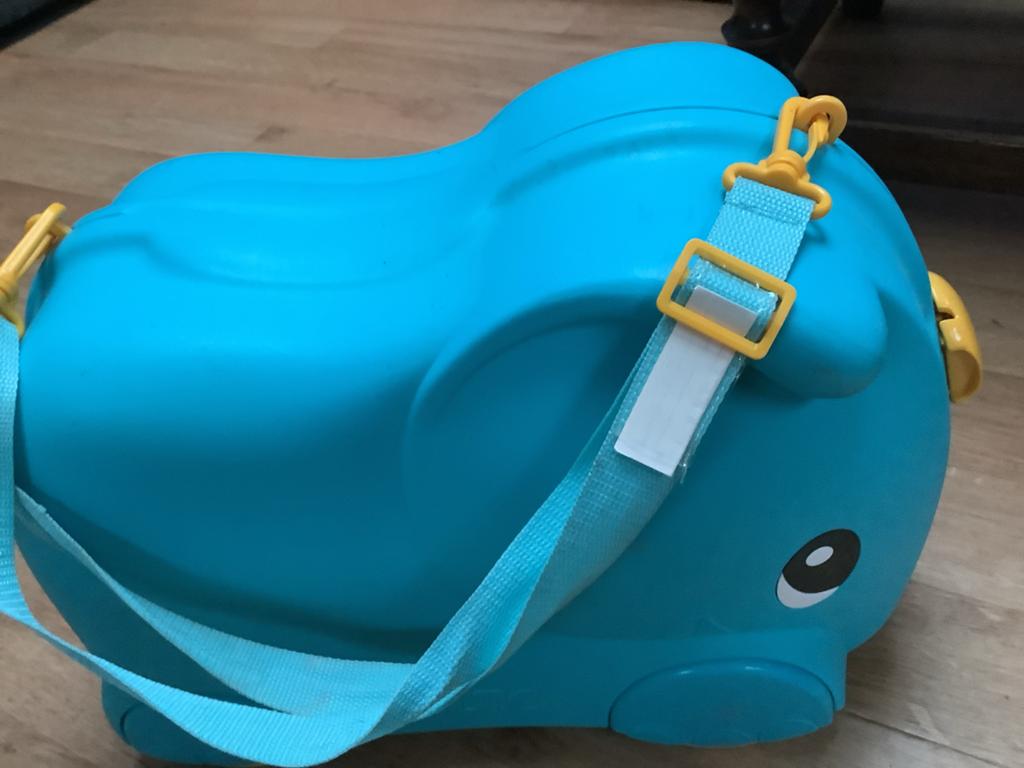Leuke blauwe kinderkoffer in de vorm van een olifant, Sieraden, Tassen en Uiterlijk, Koffers, Ophalen of Verzenden, Zo goed als nieuw