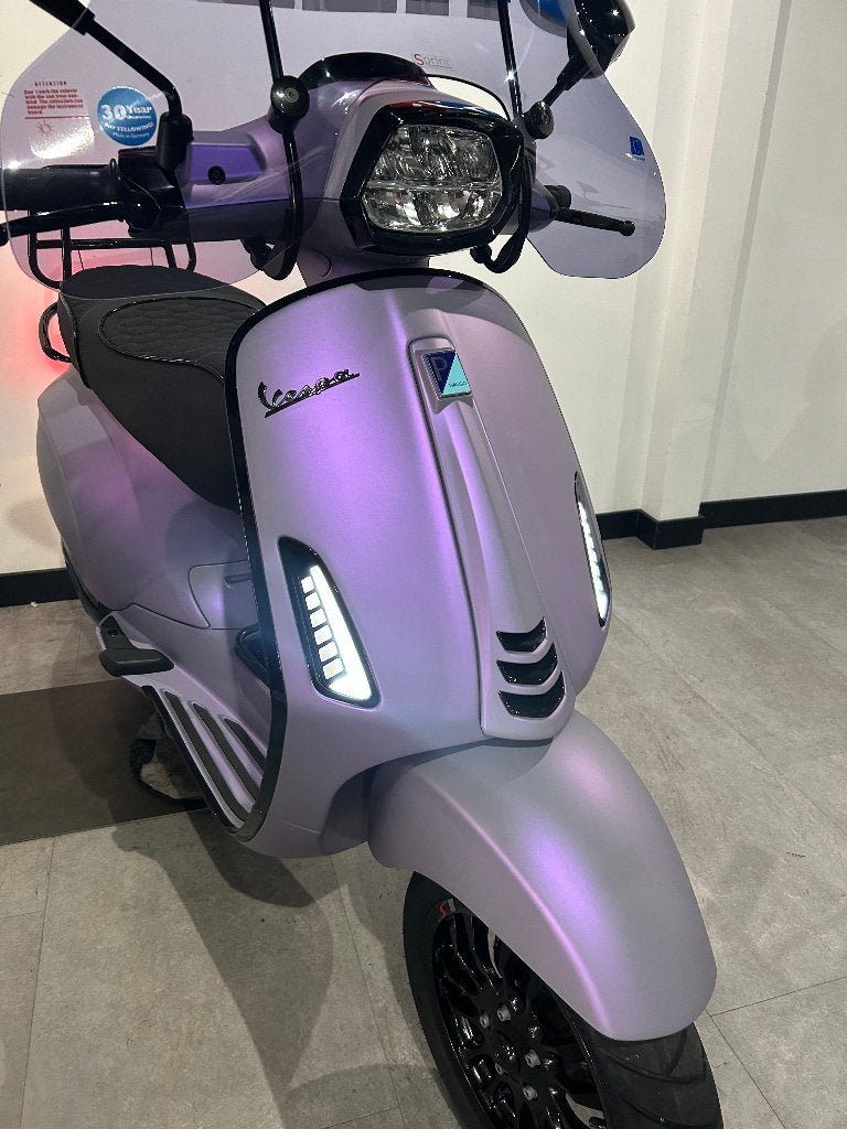 Vespa Sprint 11-2024 Opaco Violetta IN NIEUWSTAAT, Maximaal 45 km/u, Vespa S, Ophalen of Verzenden, Zo goed als nieuw