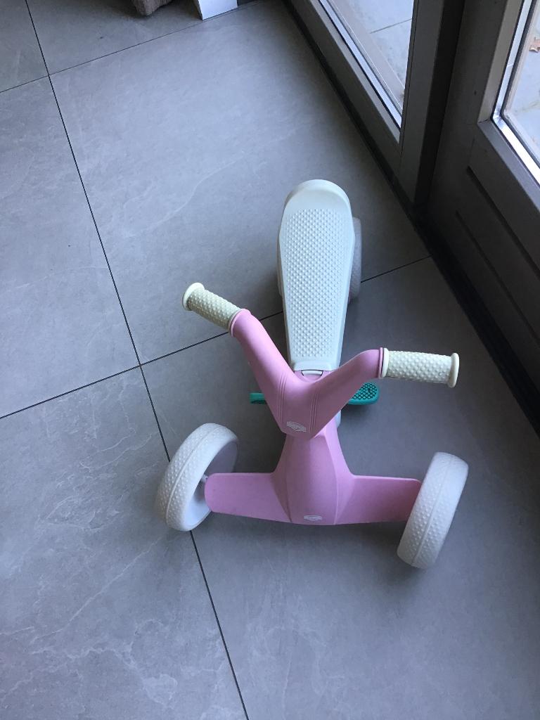 Berg Go 2 roze driewieler/ loopfietsje, Ophalen, Gebruikt, Loopfiets