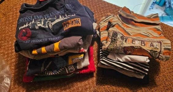 t -shirts, Kinderen en Baby's, Kinderkleding | Kinder-kledingpakketten, Ophalen of Verzenden, Maat 92