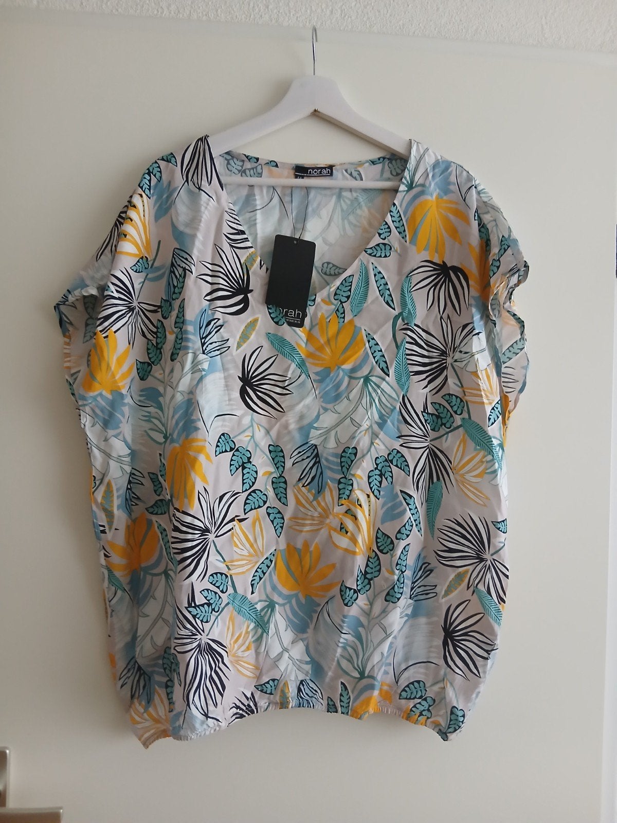 Prachtige blouse mét prijskaartje van NORAH. Maat 44., Kleding | Dames, Verzenden, Geel, Maat 42/44 (L), Nieuw