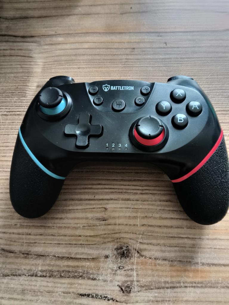 Battletron Controller voor Nintendo Switch Zo goed als nieuw, Spelcomputers en Games, Games | Nintendo Switch, Zo goed als nieuw