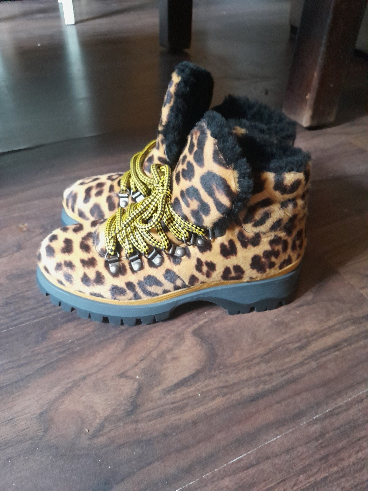 Unieke kans - Prada Gevoerde Boots Dames - Mt 36,5, Kleding | Dames, Schoenen, Ophalen, Nieuw, Bruin, Prada