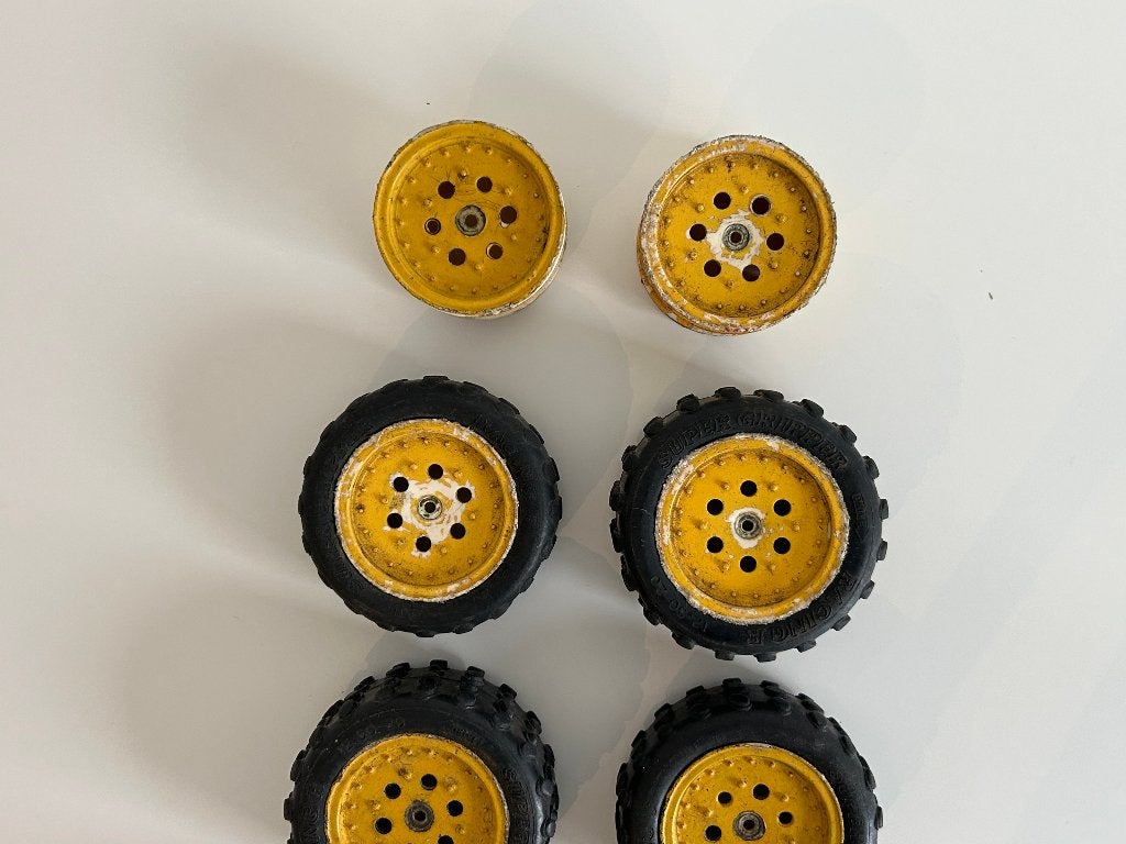 Tamiya The Boomerang banden met velg 1/10 rc auto, Ophalen of Verzenden, Gebruikt