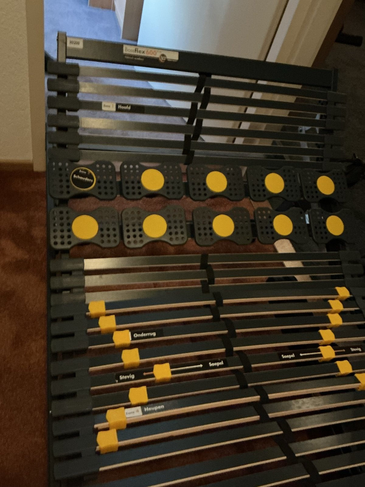 Elektrisch verstelbare lattenbodem Bossflex 600 (90x200), Huis en Inrichting, Ophalen, 90 cm, Eenpersoons, Zo goed als nieuw