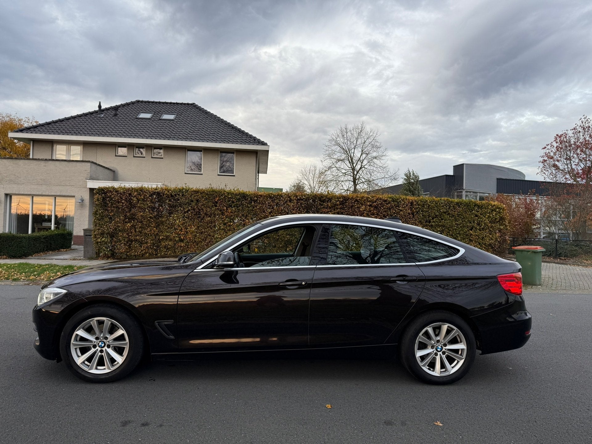 Foto 3 van BMW 3-serie Gran Turismo 320i High Executive NAP/CLIMA/LEER/
