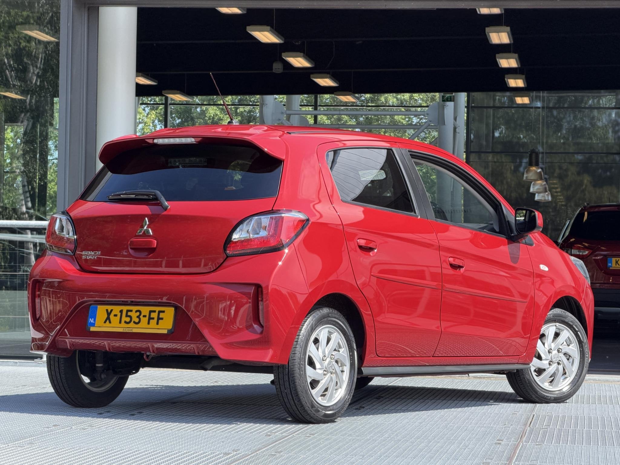 Mitsubishi Space Star 1.2 Dynamic | Carplay | Cruise Control, Dealer onderhouden, Stof, Gebruikt, 850 kg