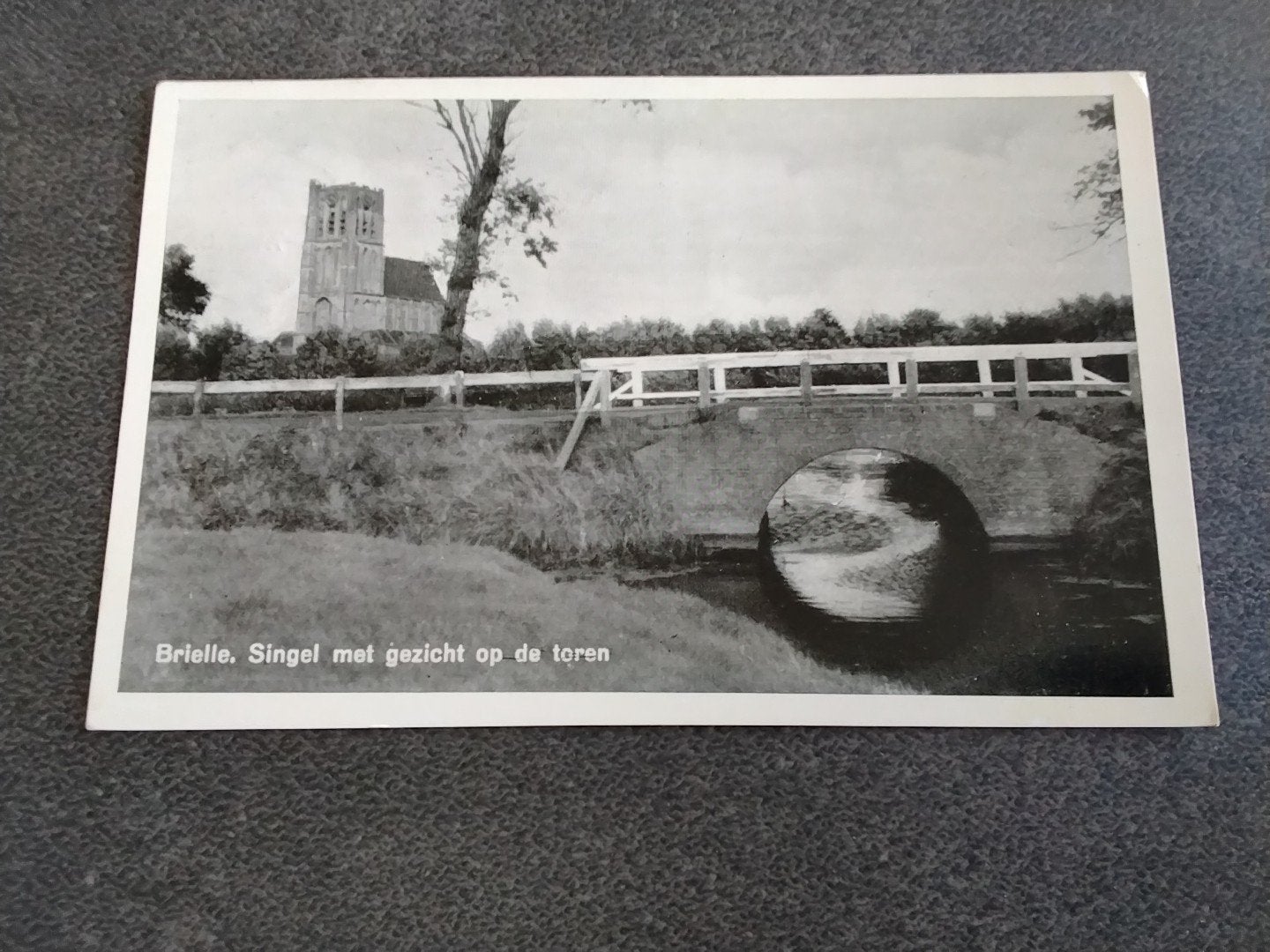 Brielle singel met gezicht op de toren, Ophalen of Verzenden, 1940 tot 1960, Gelopen, Zuid-Holland
