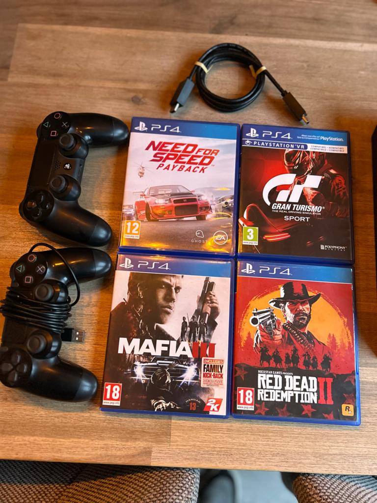 PlayStation 4 Original met 2 controllers en 4 games, Ophalen, Met 2 controllers, Original, 500 GB