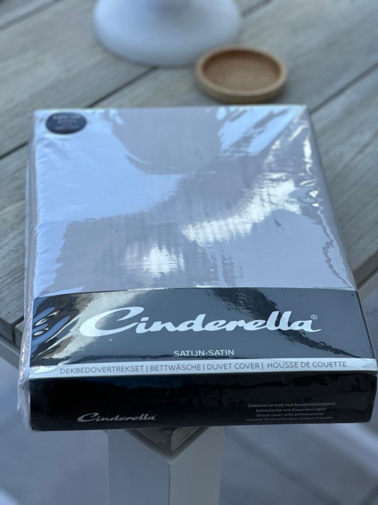 Cinderella katoen/satijn Dekbedovertrek grijs 240x200/220, Huis en Inrichting, Slaapkamer | Beddengoed, Nieuw, Dekbedovertrek