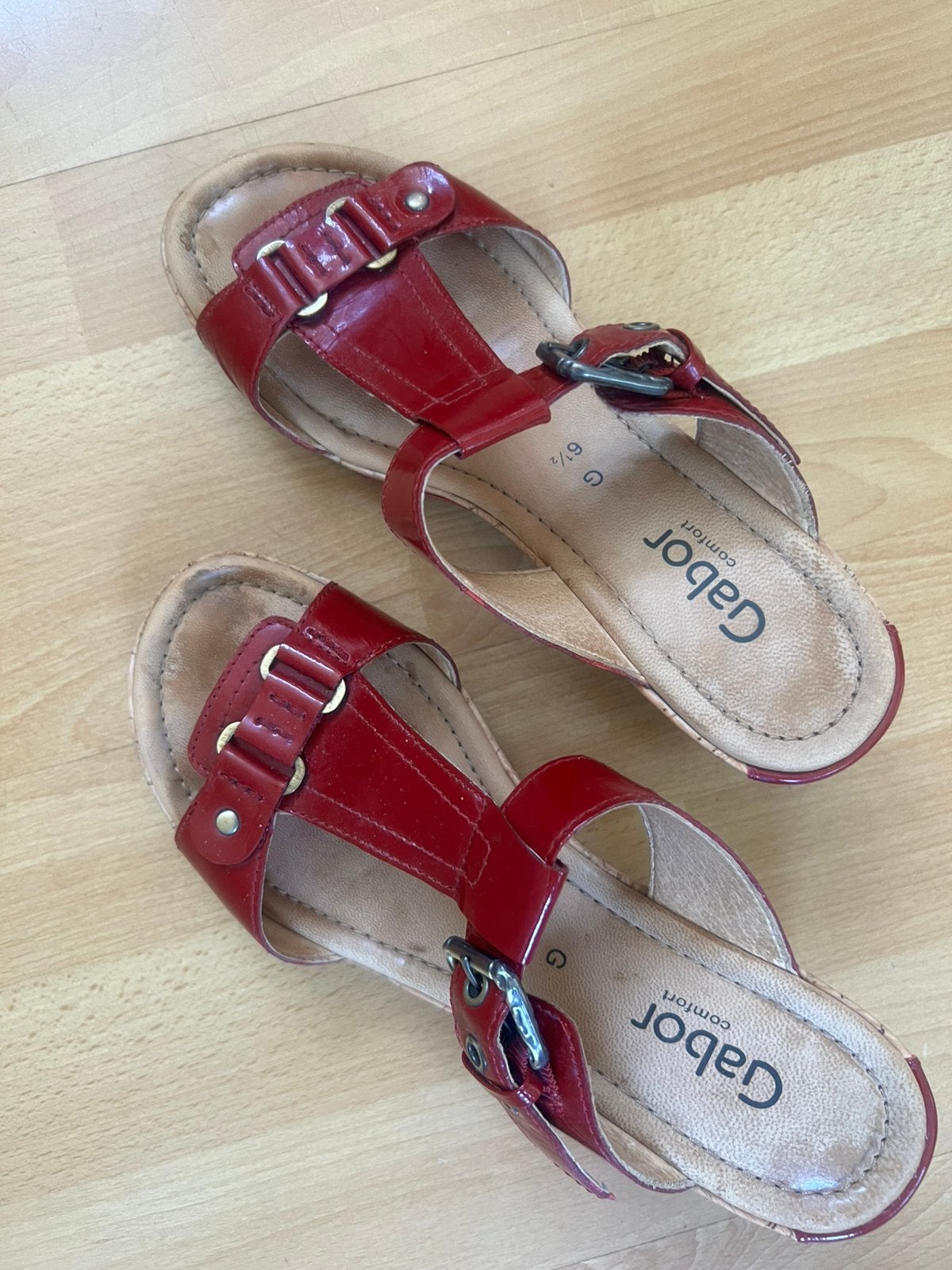 Rode Gabor sandaal maat 6,5, Kleding | Dames, Schoenen, Ophalen of Verzenden, Gedragen, Rood, Sandalen of Muiltjes