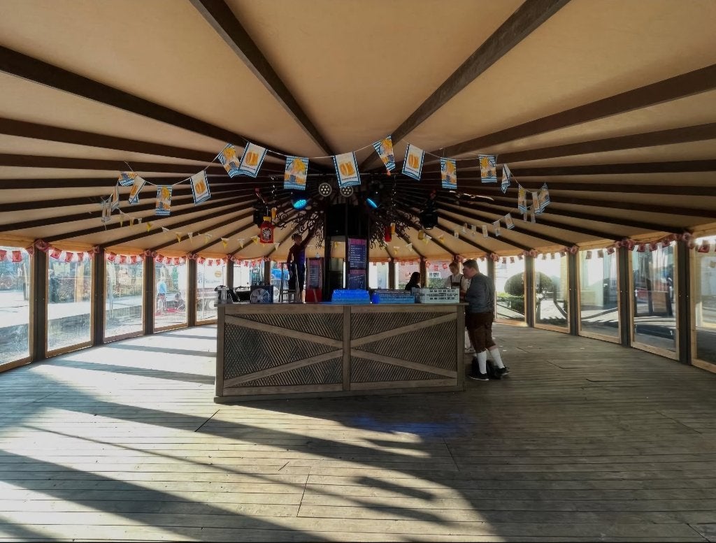 Après-ski bar huren! Skihut/ronde tent te huur! - 12m, Hobby en Vrije tijd, Ophalen, Nieuw, Overige