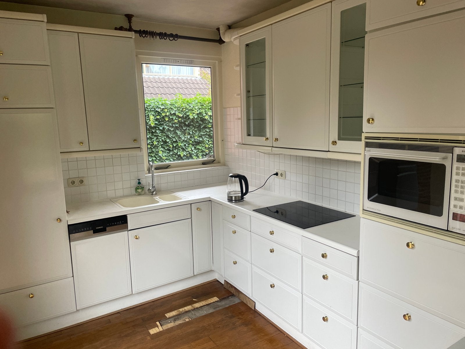 Complete witte hoekkeuken met Siemens apparatuur, Ophalen, Gebruikt, Wit, Hoekkeuken